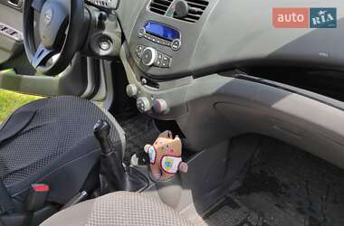 Хэтчбек Chevrolet Spark 2012 в 