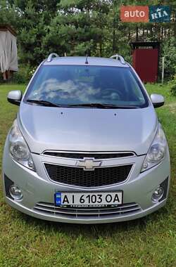 Хэтчбек Chevrolet Spark 2012 в 