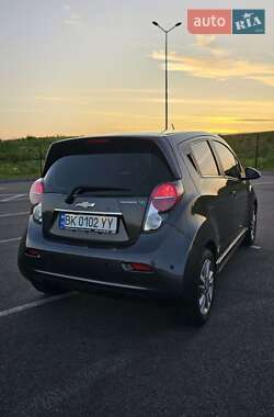 Хэтчбек Chevrolet Spark 2013 в 