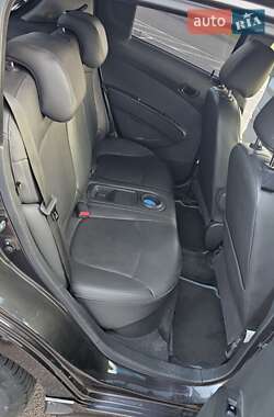 Хэтчбек Chevrolet Spark 2013 в 