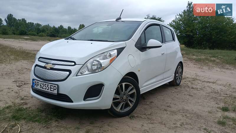 Хэтчбек Chevrolet Spark 2015 в Киеве