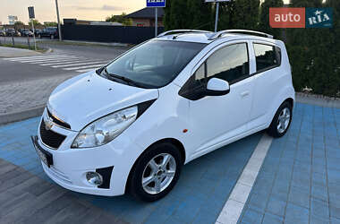 Хэтчбек Chevrolet Spark 2011 в 