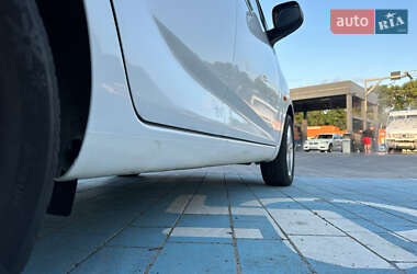 Хэтчбек Chevrolet Spark 2011 в 