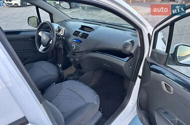Хэтчбек Chevrolet Spark 2011 в 