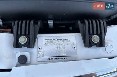 Хэтчбек Chevrolet Spark 2011 в 