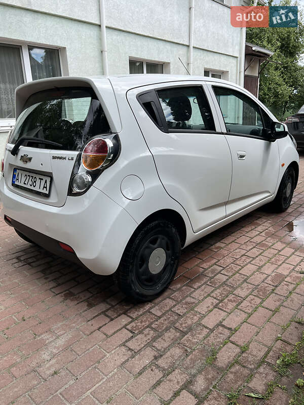 Хэтчбек Chevrolet Spark 2010 в Броварах