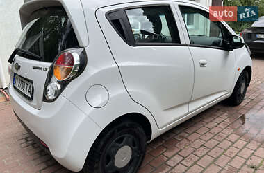 Хэтчбек Chevrolet Spark 2010 в 