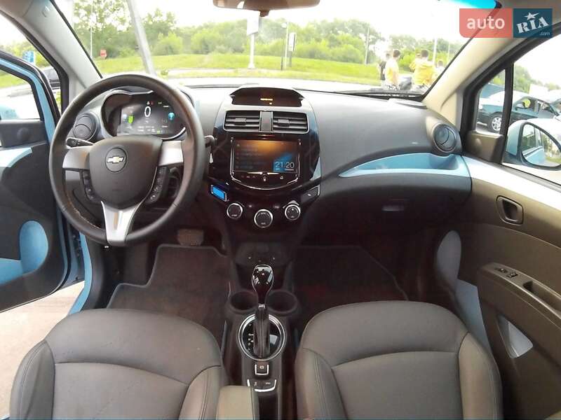 Хэтчбек Chevrolet Spark 2015 в Ивано-Франково
