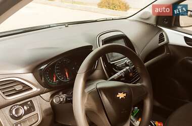 Хэтчбек Chevrolet Spark 2019 в 
