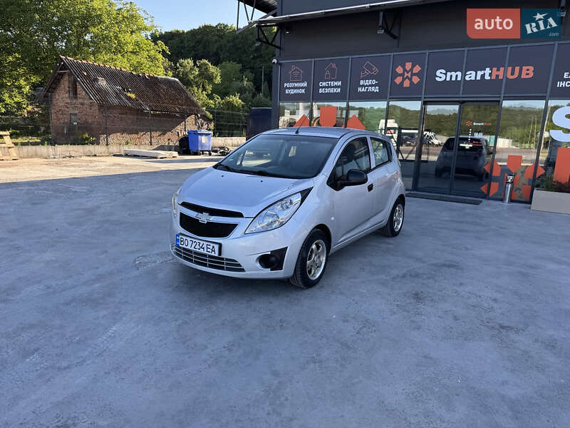 Хэтчбек Chevrolet Spark 2011 в Тернополе