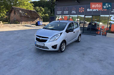 Хэтчбек Chevrolet Spark 2011 в 