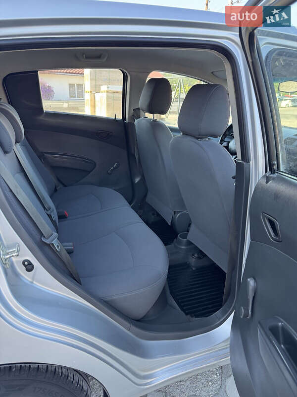 Хэтчбек Chevrolet Spark 2011 в Тернополе