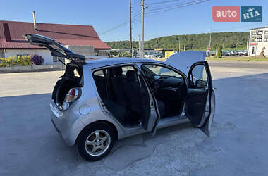 Хэтчбек Chevrolet Spark 2011 в 