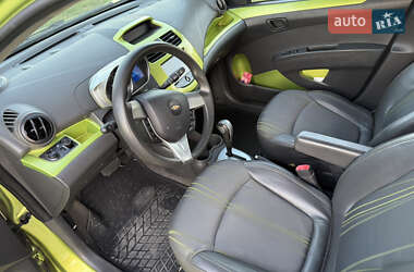 Хэтчбек Chevrolet Spark 2013 в 