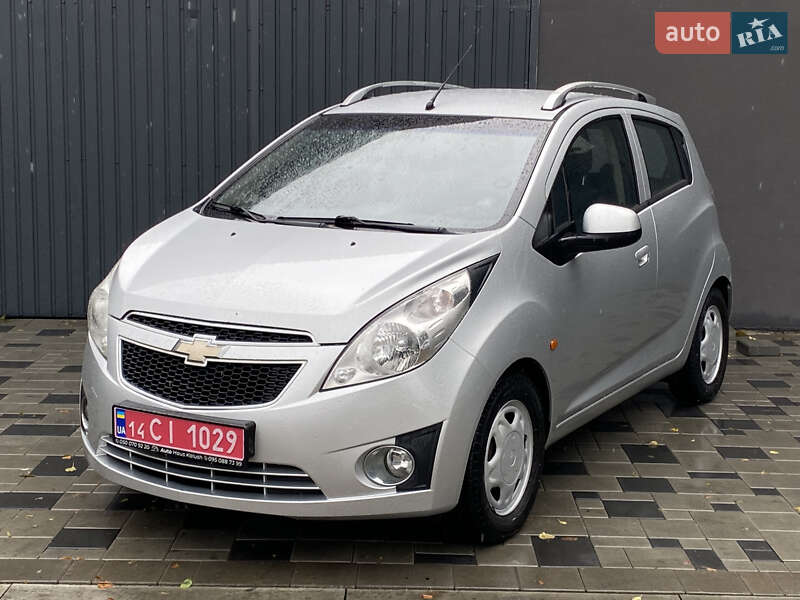 Хетчбек Chevrolet Spark 2011 в 