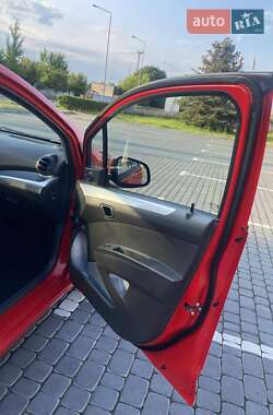 Хетчбек Chevrolet Spark 2013 в 