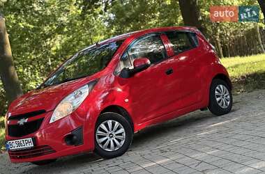 Хетчбек Chevrolet Spark 2011 в 