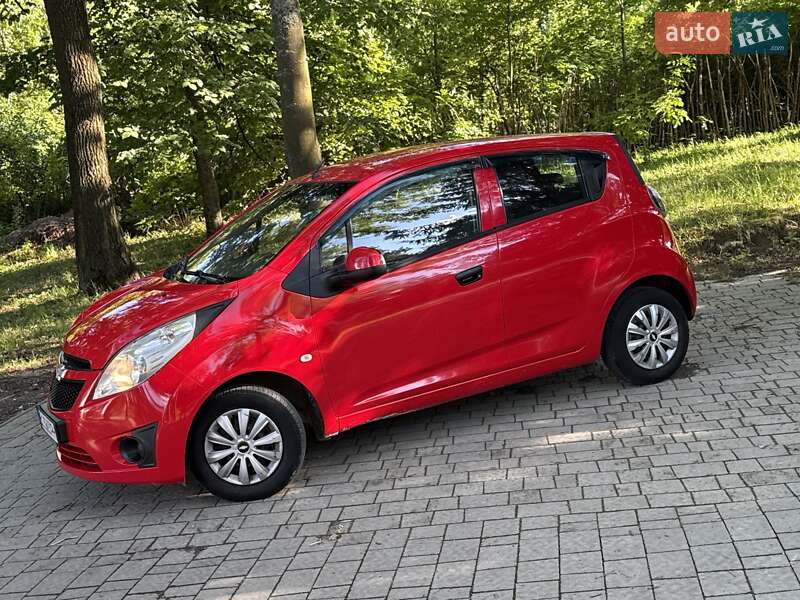 Хэтчбек Chevrolet Spark 2011 в Львове