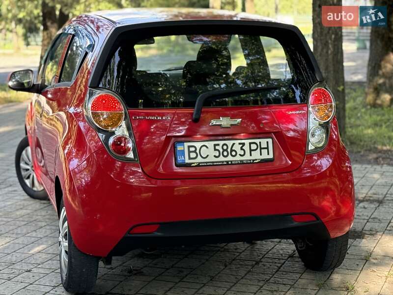 Хэтчбек Chevrolet Spark 2011 в Львове