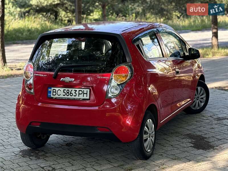 Хэтчбек Chevrolet Spark 2011 в Львове