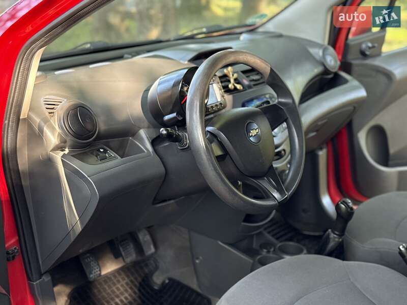 Хэтчбек Chevrolet Spark 2011 в Львове