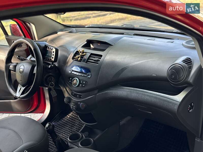 Хэтчбек Chevrolet Spark 2011 в Львове