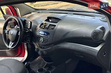 Хетчбек Chevrolet Spark 2011 в 