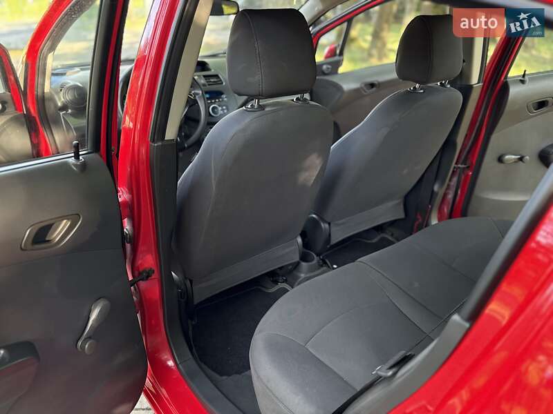 Хэтчбек Chevrolet Spark 2011 в Львове