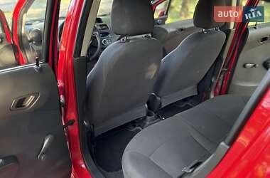 Хетчбек Chevrolet Spark 2011 в 