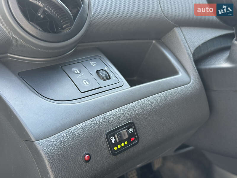 Хэтчбек Chevrolet Spark 2014 в Киеве