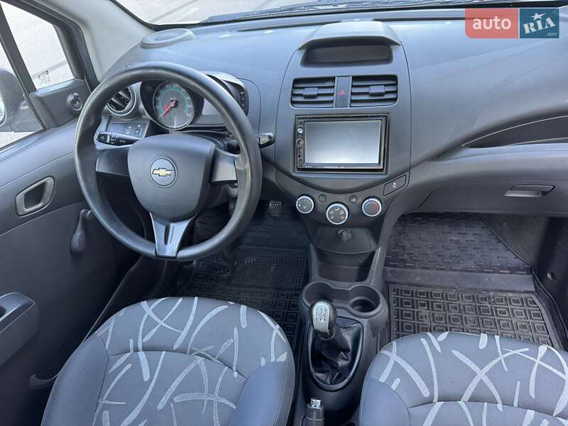 Хэтчбек Chevrolet Spark 2014 в Киеве