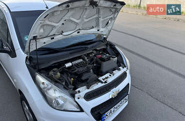 Хетчбек Chevrolet Spark 2014 в 