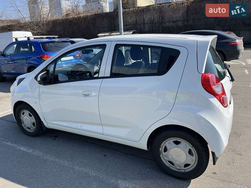 Хэтчбек Chevrolet Spark 2021 в Киеве