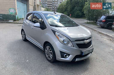 Хетчбек Chevrolet Spark 2014 в Києві