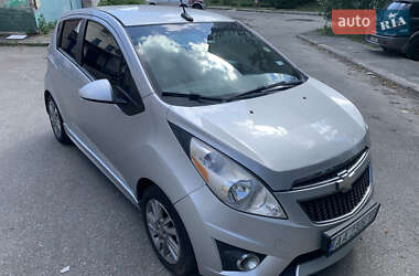 Хэтчбек Chevrolet Spark 2014 в Киеве