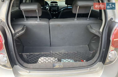 Хетчбек Chevrolet Spark 2014 в 