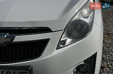 Хэтчбек Chevrolet Spark 2010 в 