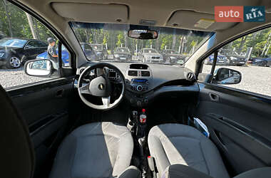 Хэтчбек Chevrolet Spark 2010 в 