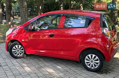 Хэтчбек Chevrolet Spark 2011 в 