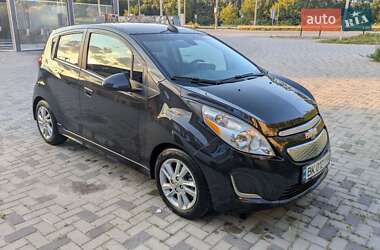 Хэтчбек Chevrolet Spark 2015 в 