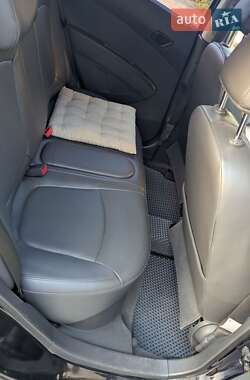 Хэтчбек Chevrolet Spark 2015 в 