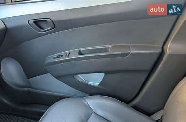 Хэтчбек Chevrolet Spark 2015 в 