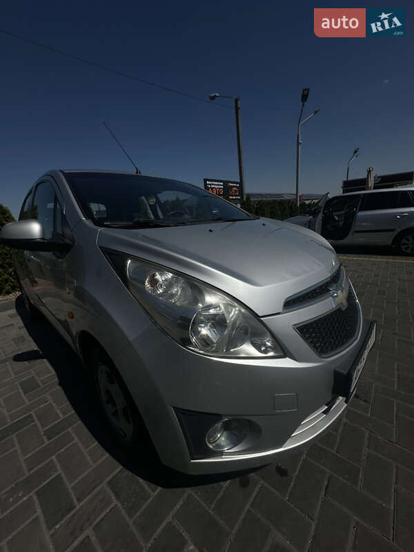 Хэтчбек Chevrolet Spark 2011 в Запорожье