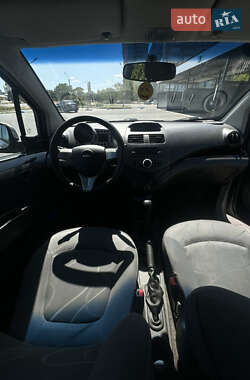 Хэтчбек Chevrolet Spark 2011 в 