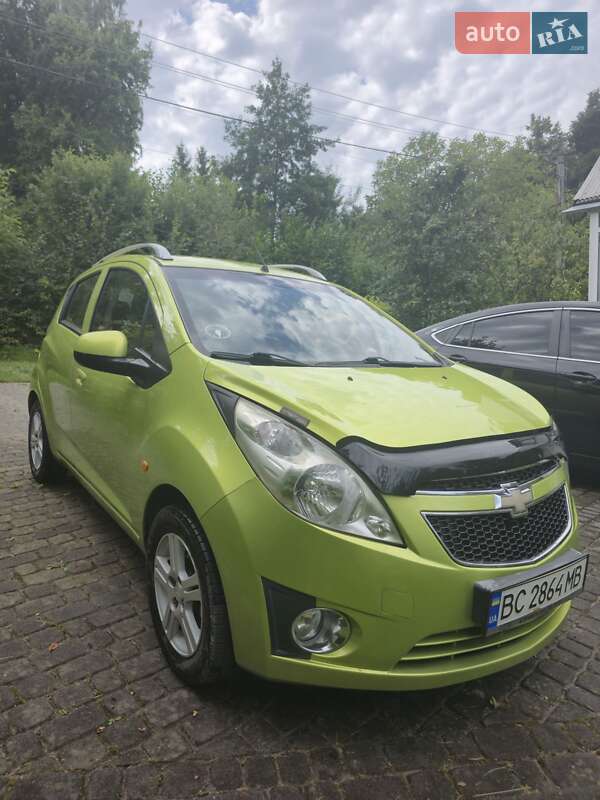 Хэтчбек Chevrolet Spark 2011 в Львове