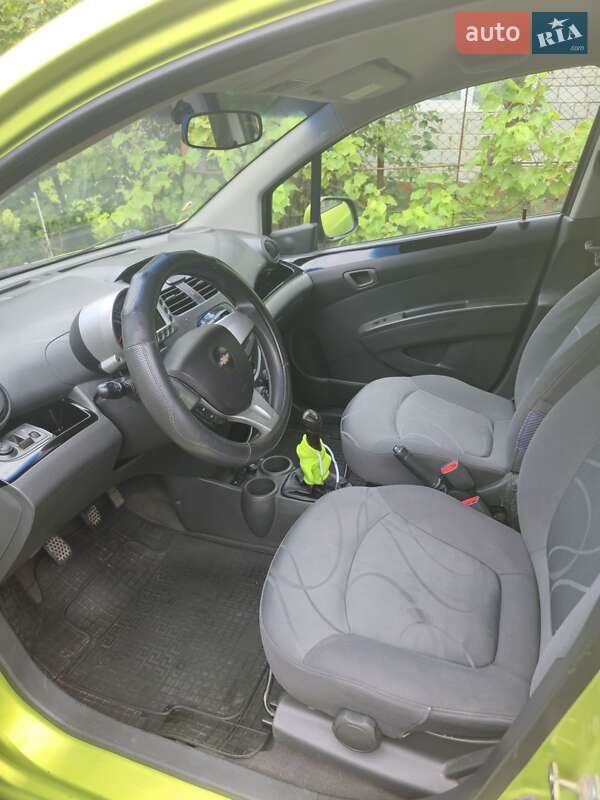 Хэтчбек Chevrolet Spark 2011 в Львове