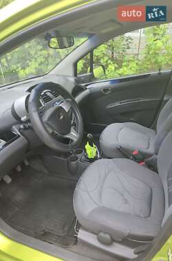 Хэтчбек Chevrolet Spark 2011 в 