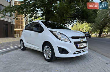 Хэтчбек Chevrolet Spark 2012 в 