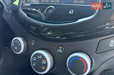 Хэтчбек Chevrolet Spark 2012 в 