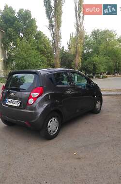 Хэтчбек Chevrolet Spark 2014 в 